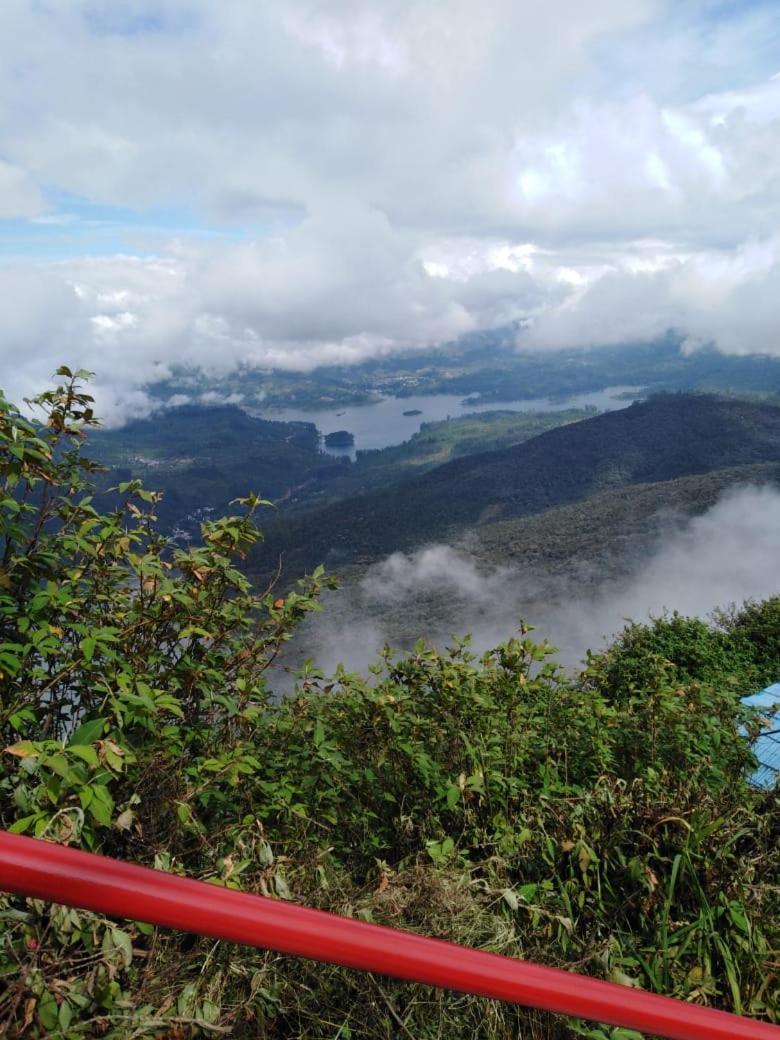The Peak Residence Nallathanniya Esterno foto